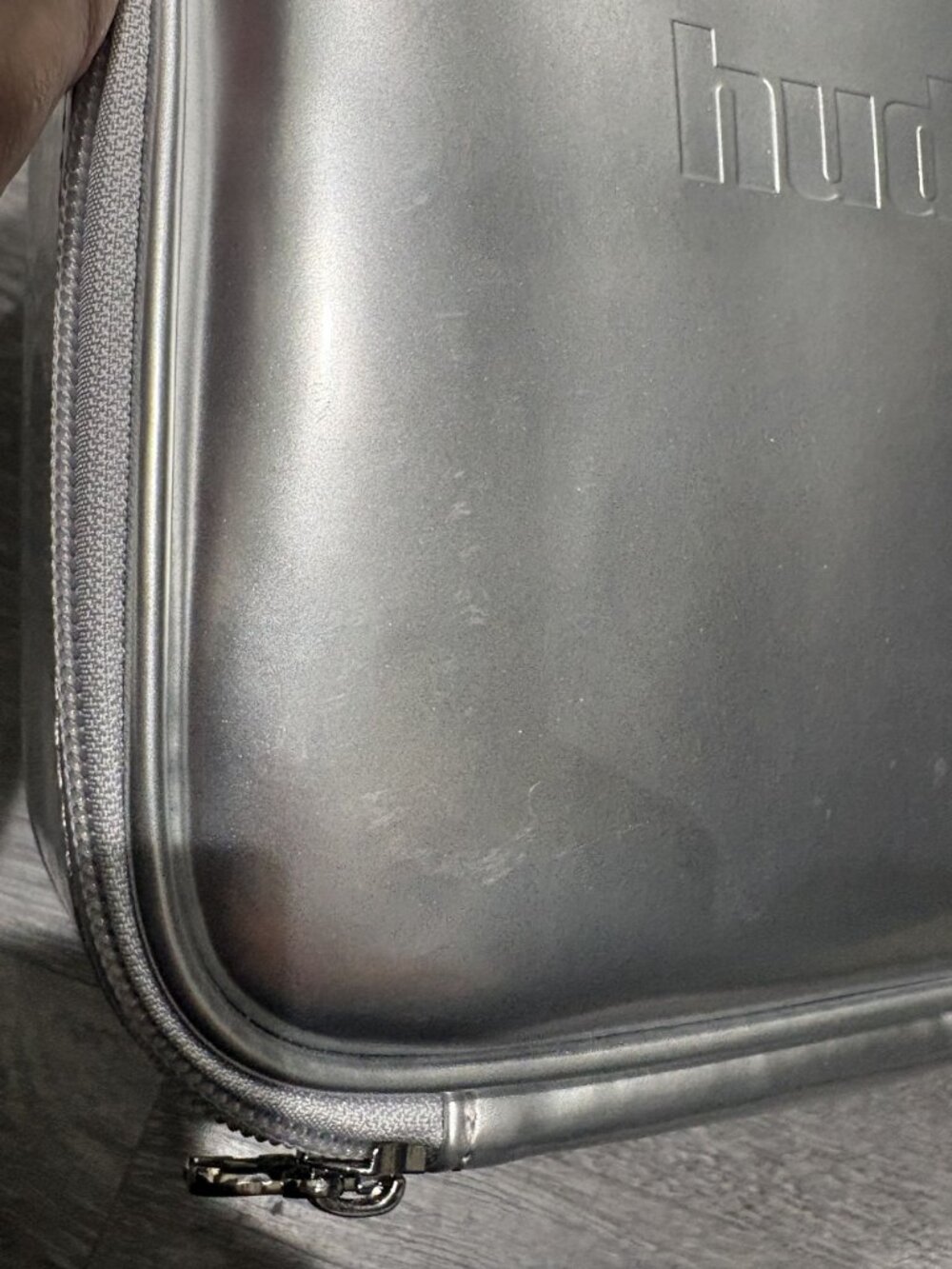 Huda Beauty Silver Makeup Bag Easy Bake Set - Picture 8 of 10